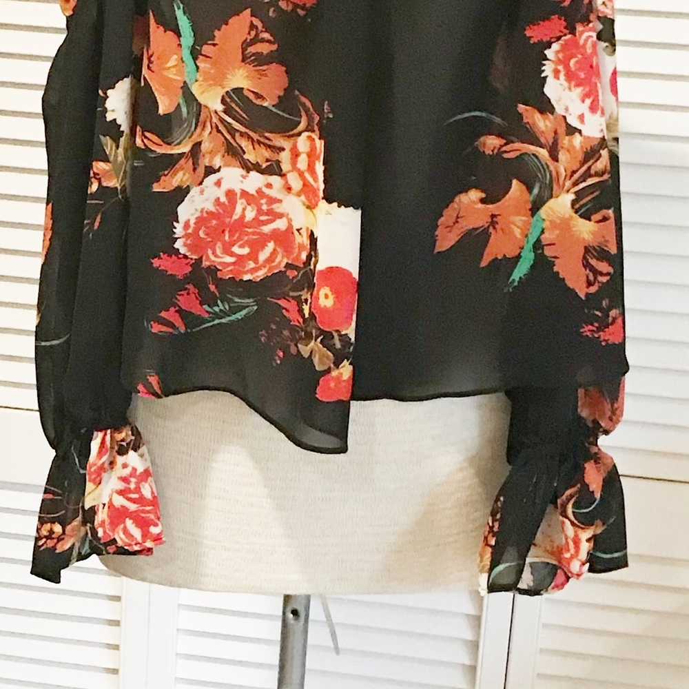 ❤️BEAUTIFUL TOP🧡 - Picture 7 of 7